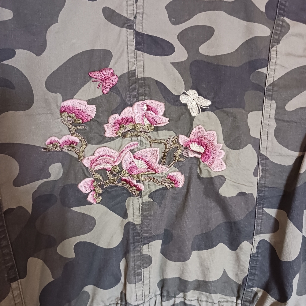 Lightweight Zip Front Jacket. - Picture 3 of 9